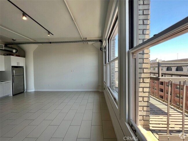 Building Photo - 939 S Broadway- Rental