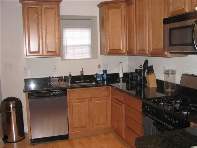 Photo - 105 N Potomac St