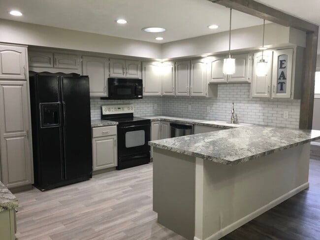 Photo - 4905 Cresthaven Dr