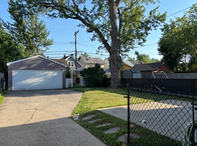 Photo - 144 Lasalle Ave