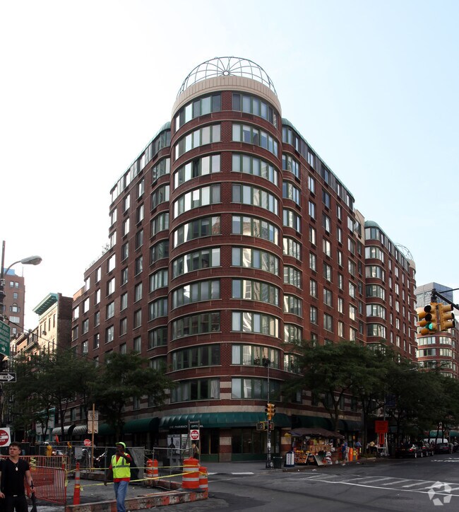 Primary Photo - Greenwich Court