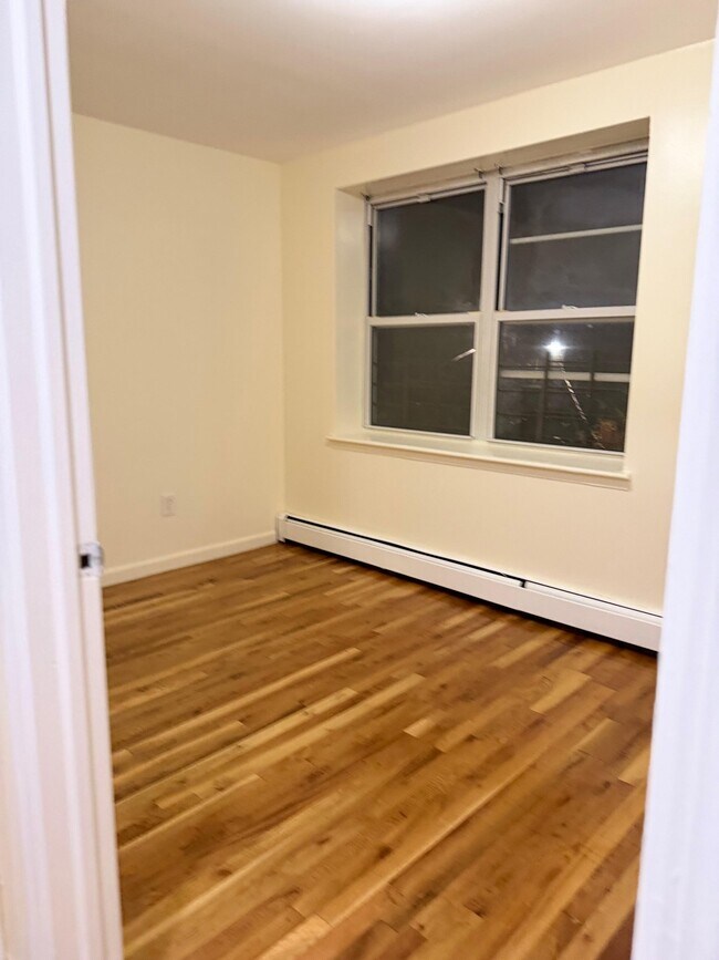 747 Essex St Unit 3Fl