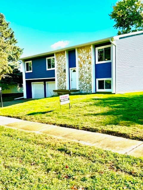 Photo - 719 Ashton Ln S