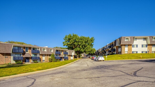 Royal Ridge Apartments