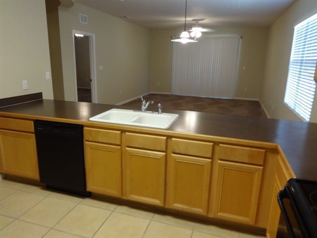 Photo - 560 Loxley Ct