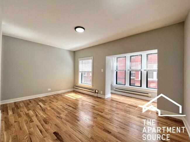 Building Photo - 4423 N Wolcott Ave Rental