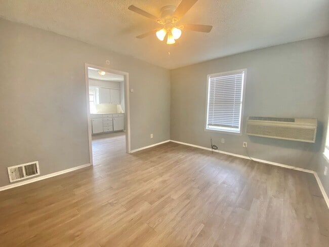 Photo - Cozy 2 Bed 1 Bath near Texas Tech Campus