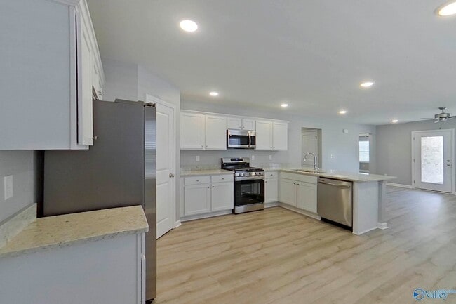 Photo - 395 Angela St