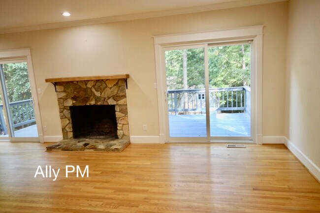 Photo - 1 Kanawha Ct