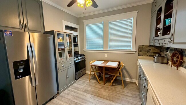 Photo - 500 Barrett St