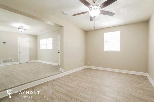 Photo - 7260 Old Kings Rd S