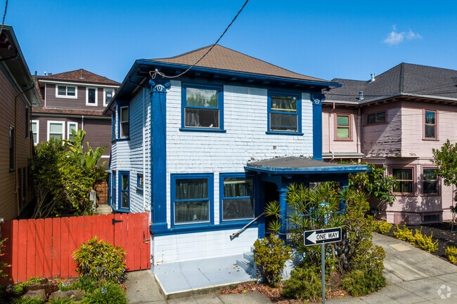 Photo - 2432 Milvia St