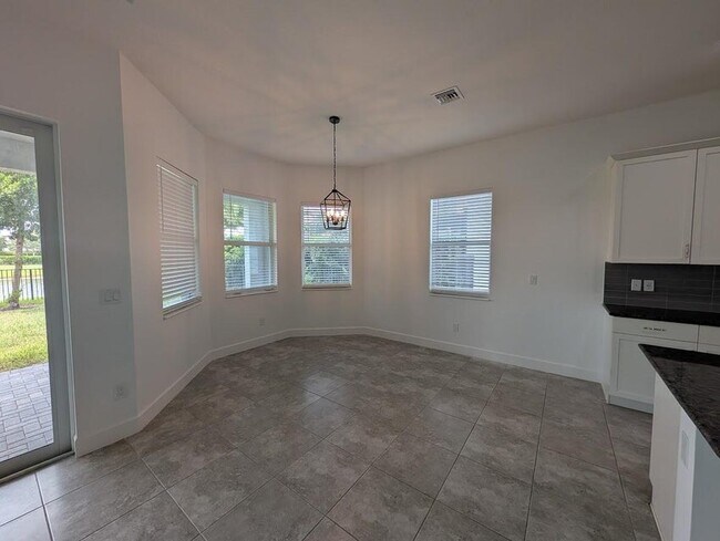 Photo - 4613 Citron Wy