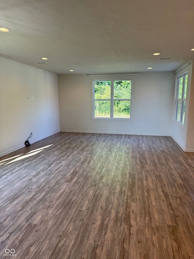 1398 Sarah Way