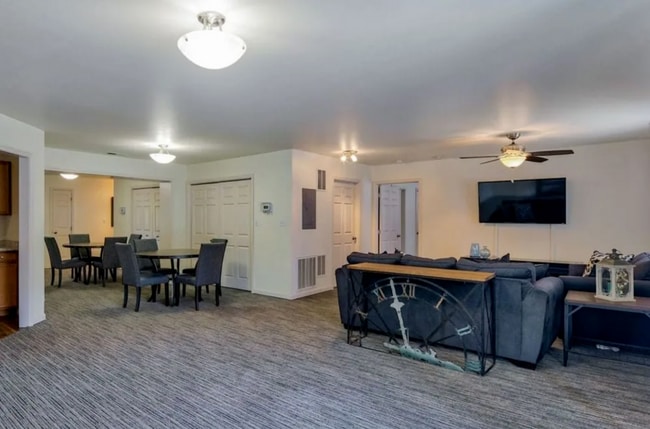 Lakeside Resident Clubroom