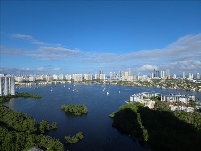Building Photo - 16385 Biscayne Blvd Unit 2704