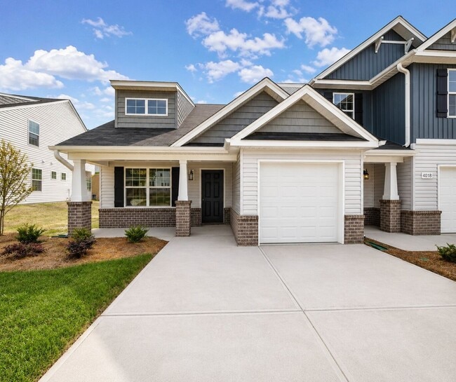 Building Photo - 3-Bedroom Townhome with Patio in Greensboro