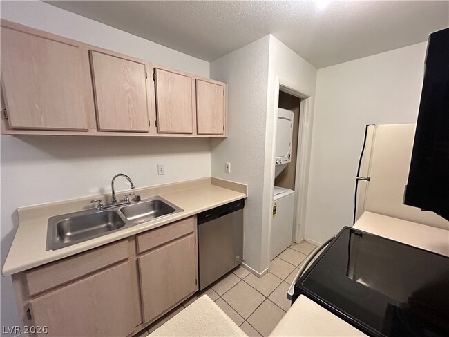 5111 S Lindell Rd Unit 103