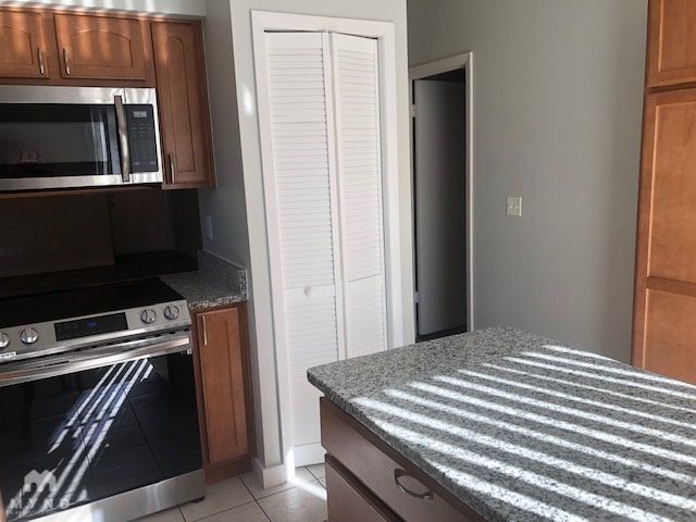 Photo - 1766 Iroquois Dr
