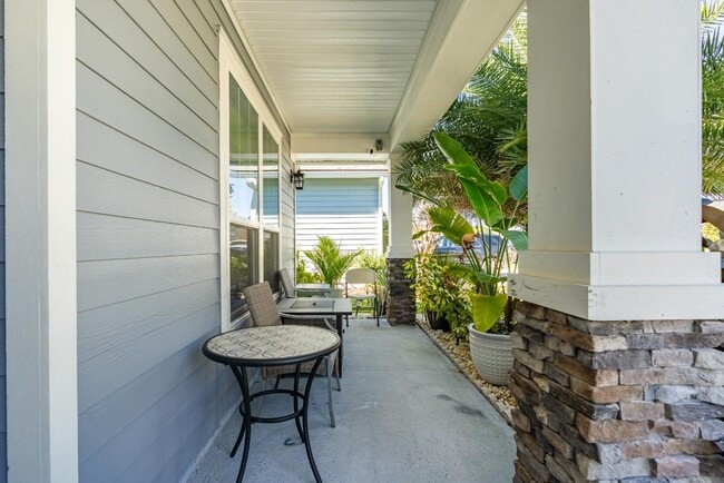 Photo - 454 Willow Lake Dr