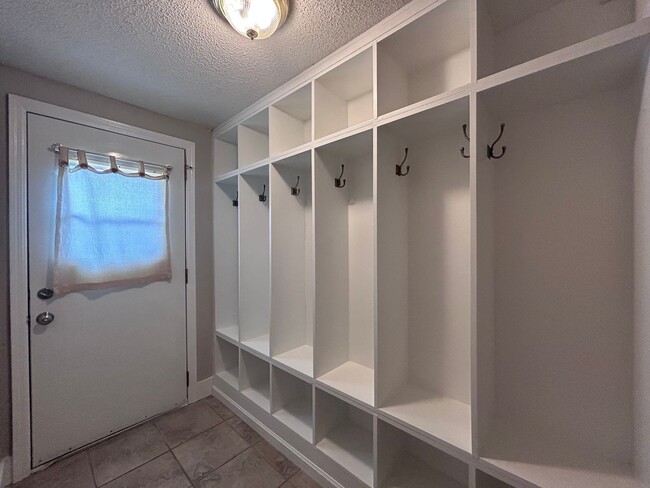 Photo - 4 Bed 2 Bath