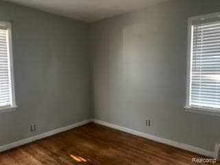 Photo - 18313 Oak Ave