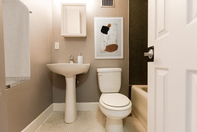 Photo - Edwards on Fifth