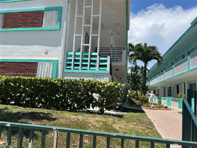 Building Photo - 6494 Collins Ave Unit 24 Rental