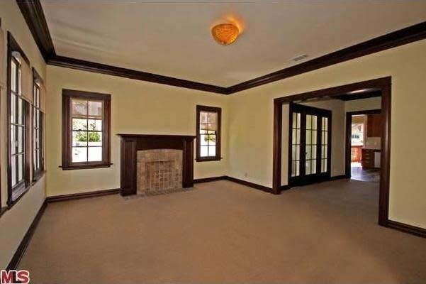 Hancock Park Duplex Upper Unit!