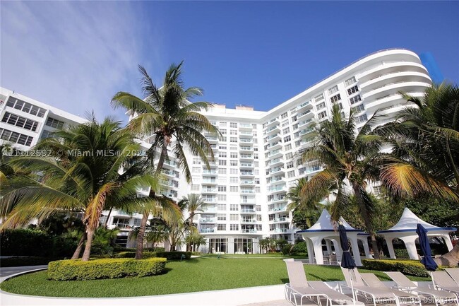 Building Photo - 5161 Collins Ave Unit 210
