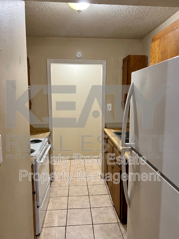 Photo - 409 Scotsdale St