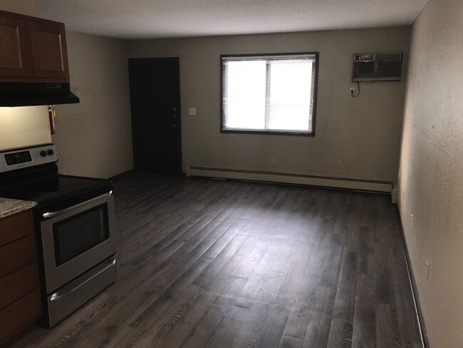 Photo - 1 bedroom with a Garage!!, Recently Remode... Unidad 313 Hoyt Avenue