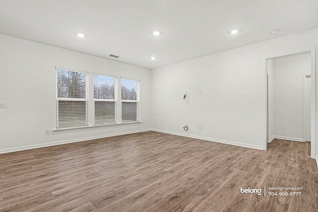 Photo - 1817 Riverbend Ave