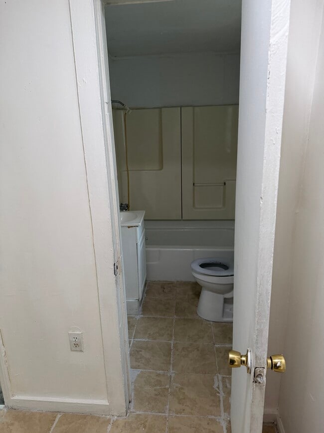 Photo - 1156 Wilson St Unit front