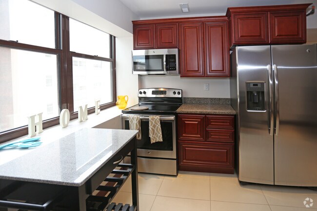 1BR, 1.5BA - 943 SF