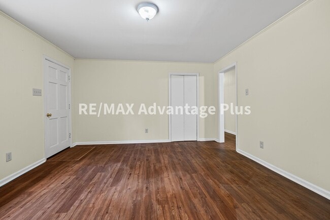 Photo - 3-Bedroom Home in Private Setting Minutes ...