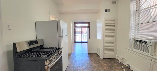 Photo - 1436 W Lexington St Unidad 1-R