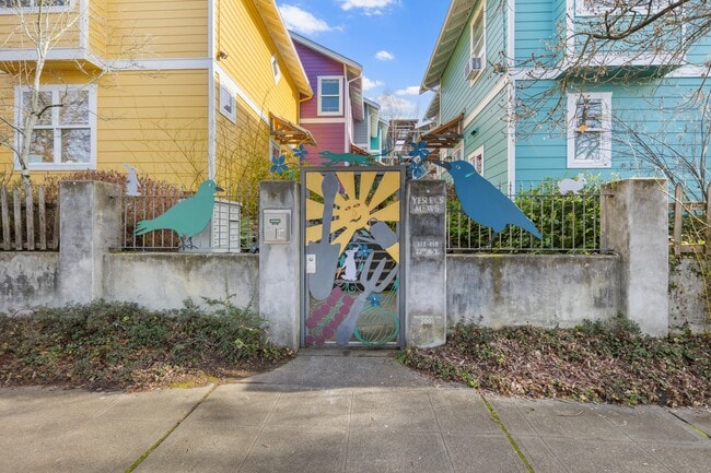 Building Photo - 112 22nd Ave
