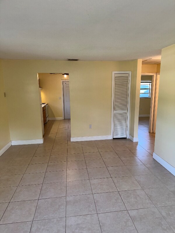 Photo - 1732 Gladys St