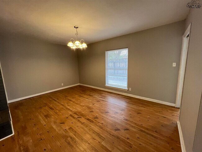 Photo - 2406 Hampstead Ln