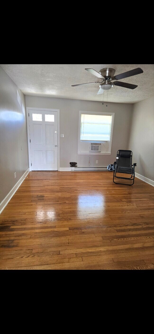 Photo - 303 Culbreth Ave Unit B
