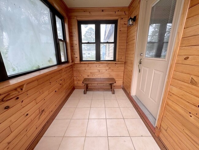 Photo - 5007 Hazelwood Rd