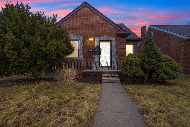 Building Photo - This beautifully updated 4-bedroom, 2-bath single-family home is ready for move-in!