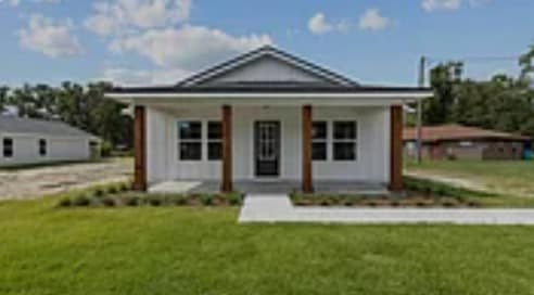 Photo - 405 N W 5th Pl