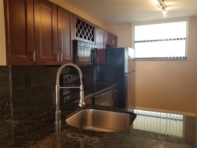 Photo - 110 Lake Emerald Dr Unit 409