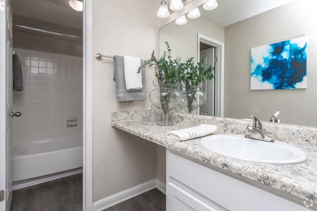 2HAB, 2BA - 1,200&nbsp;ft² - Avenues at Holcomb Bridge