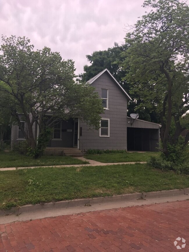 Building Photo - $795 - 2 bed 1 bath - Single Family Home