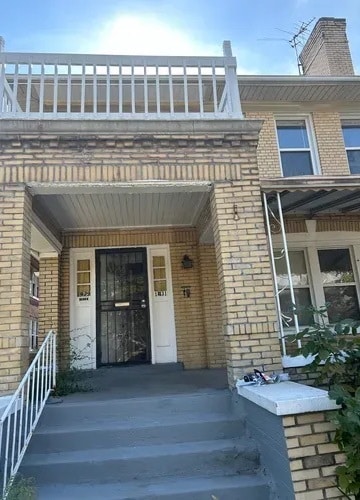 Building Photo - CALVERT FLR 2 Unit 1