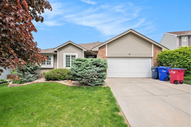 Building Photo - 4 Bed 3 Bath Ranch Style Home with Backyard Pond!