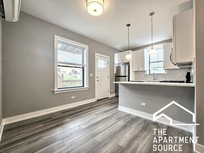 Photo - 3939 N Janssen Ave